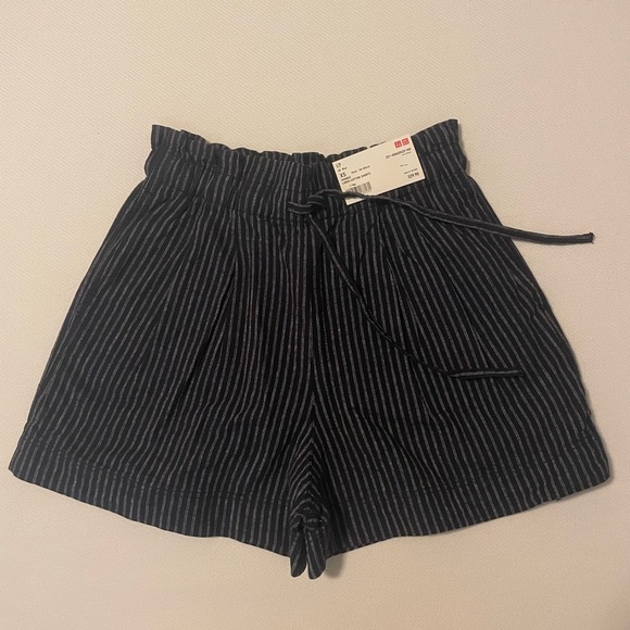 NWT NEVER WORN | Uniqlo Women Linen Cotton Shorts, Blue with stripes, Size XS - Picture 13 of 16
